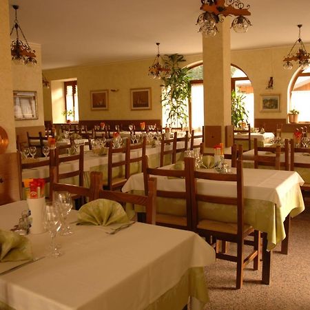 Albergo Ristorante Sole Mezzoldo Eksteriør billede